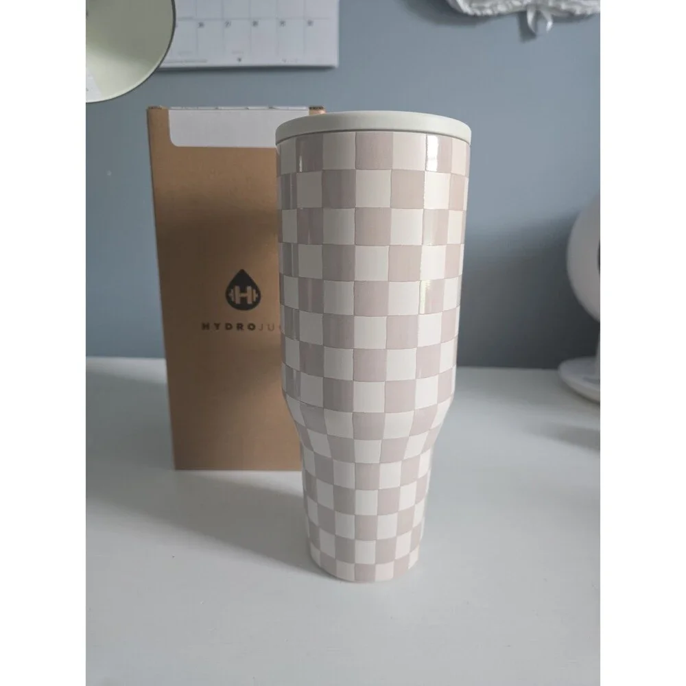 Hydrojug 40 oz Traveler in SANDSTONE LIMITED EDITION WITNEY CARSON LAUNCH NEW